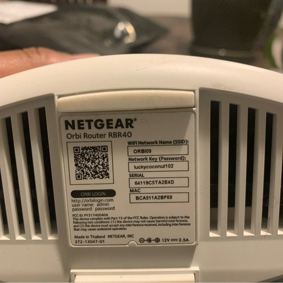 LOT 2 NETGEAR (1) Orbi Router RBR40 (1) Orbi Satellite RBS20 - Picture 6 of 8